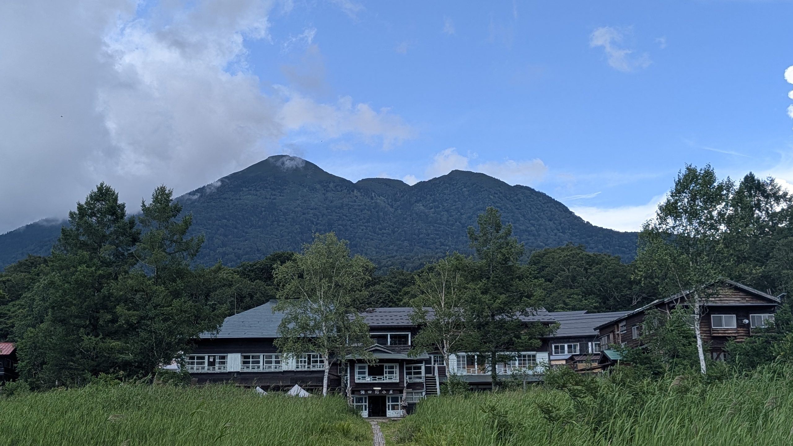燧ヶ岳と弥四郎小屋