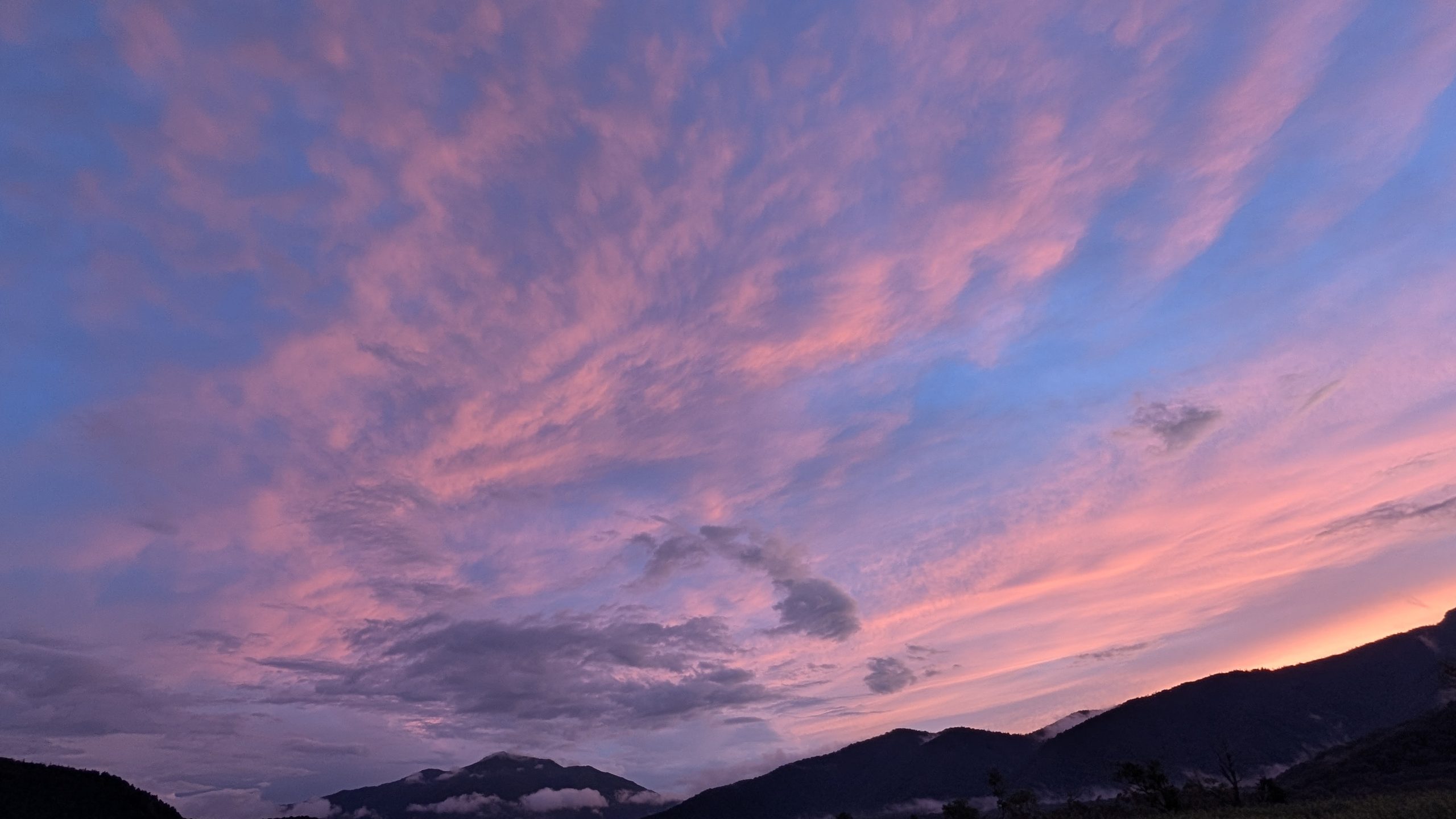 夕暮れと至仏山